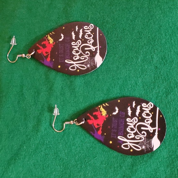 🎉Host Pick🎉 Double-Sided "It's Just A Bunch Of Hocus Pocus" Pierced Earrings - Picture 3 of 3
